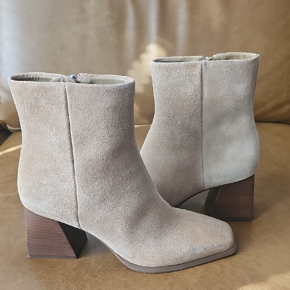 Gianni Bini Tan Suede Heeled Boots Size 6.5 - Picture 6 of 15